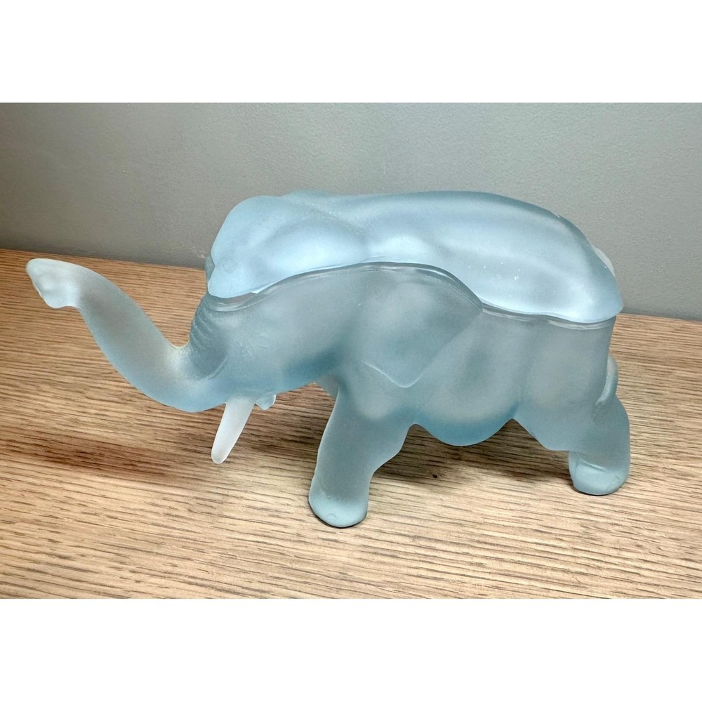 VTG Tiara Indiana Glass Blue Elephant Covered Candy Dish w/ Original Sticker